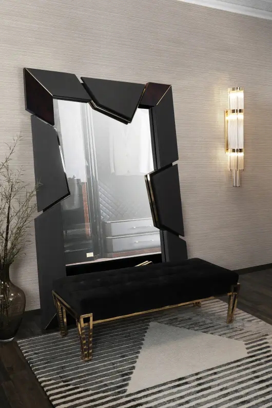 Modern Gold Wall Sconce with Tiered Crystal Rods, Perfect for Sleek And Elegant Lighting Solutions