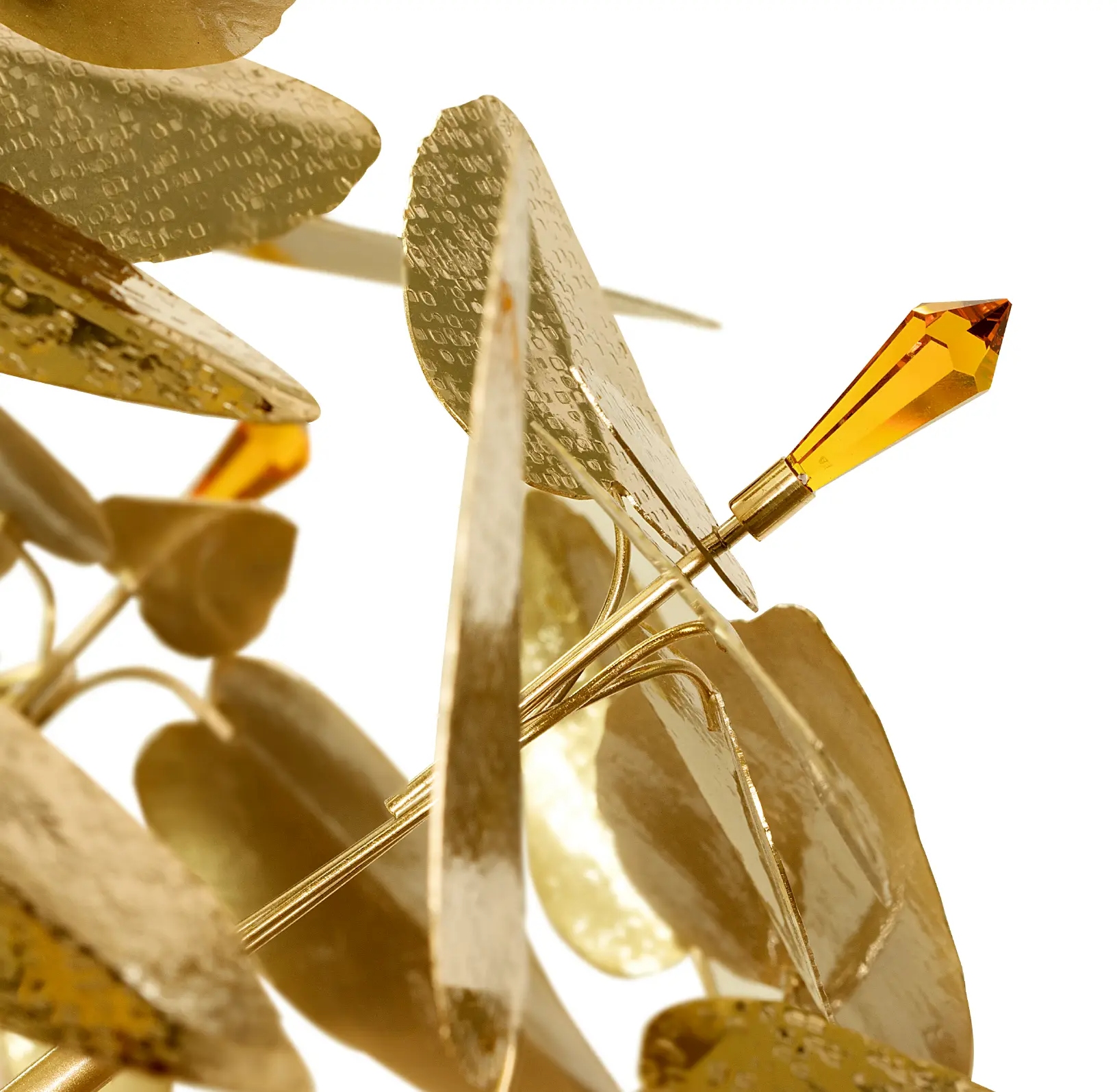 Elegant Gold Leaf Pendant Light with Nature-Inspired Design, Perfect for Adding A Touch of Sophistication To Modern Dining Rooms And Living Areas