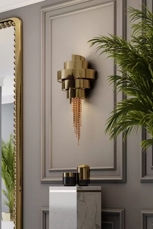 Elegant Gold Wall Sconce with Cascading Crystal Details, Perfect for Adding A Luxurious Touch To Sophisticated Interiors