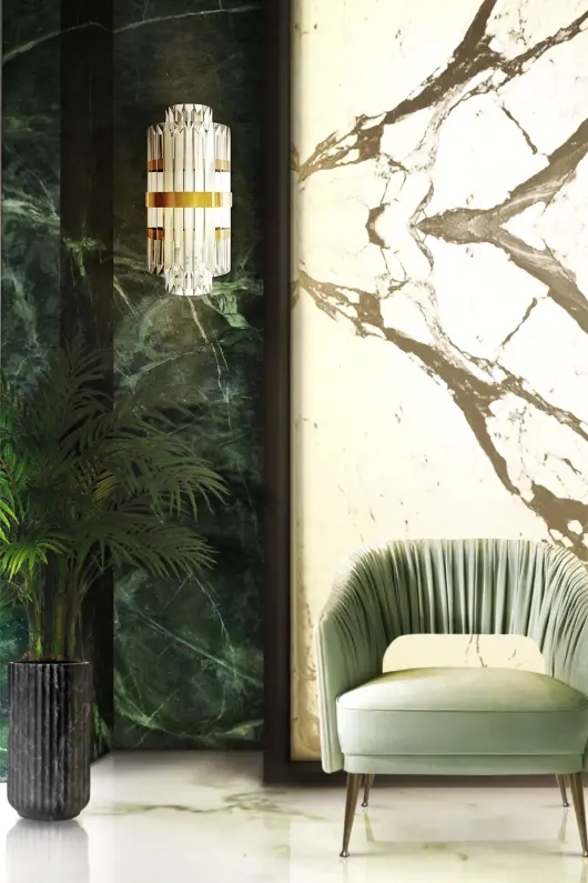 Sophisticated Clear Glass And Gold Wall Sconce with Chic Horizontal Bands, Ideal for Adding A Touch of Elegance To Modern Spaces