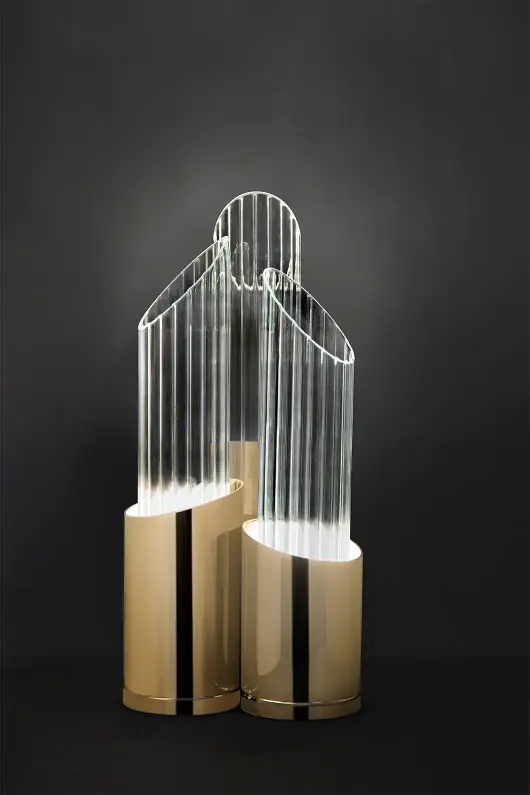 Contemporary Gold and Clear Glass Table Lamp with Unique Sculptural Design, Perfect for Adding a Modern Touch to Any Room