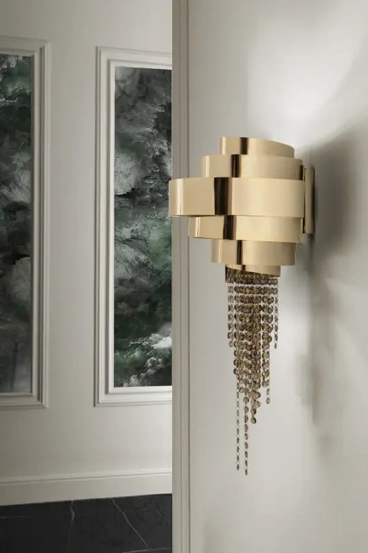 Elegant Gold Wall Sconce with Cascading Crystal Details, Perfect for Adding A Luxurious Touch To Sophisticated Interiors