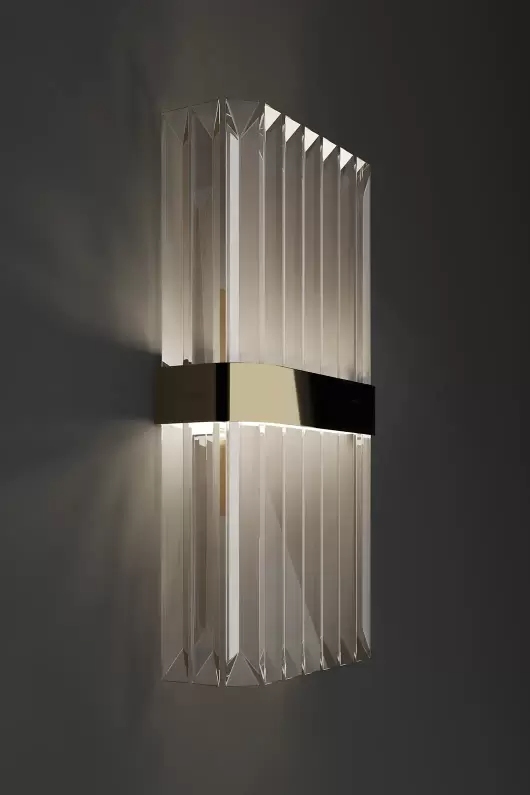 Refined Clear Crystal Wall Sconce with Gold Band Accent, Perfect for Illuminating Contemporary And Elegant Settings