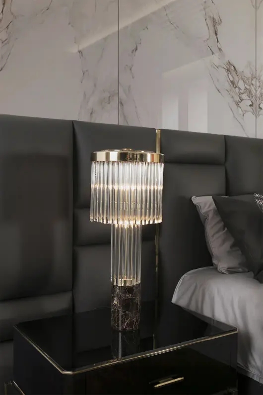 Luxurious Gold And Crystal Table Lamp with Elegant Layered Design, Perfect for Adding A Touch of Glamour To Any Space