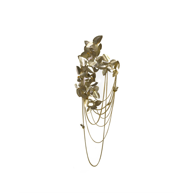 Enchanted Garden Gold Leaf Wall Sconce with Cascading Chain Accents, Perfect for Romantic And Magical Ambiance