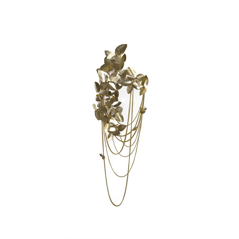 Enchanted Garden Gold Leaf Wall Sconce with Cascading Chain Accents, Perfect for Romantic And Magical Ambiance