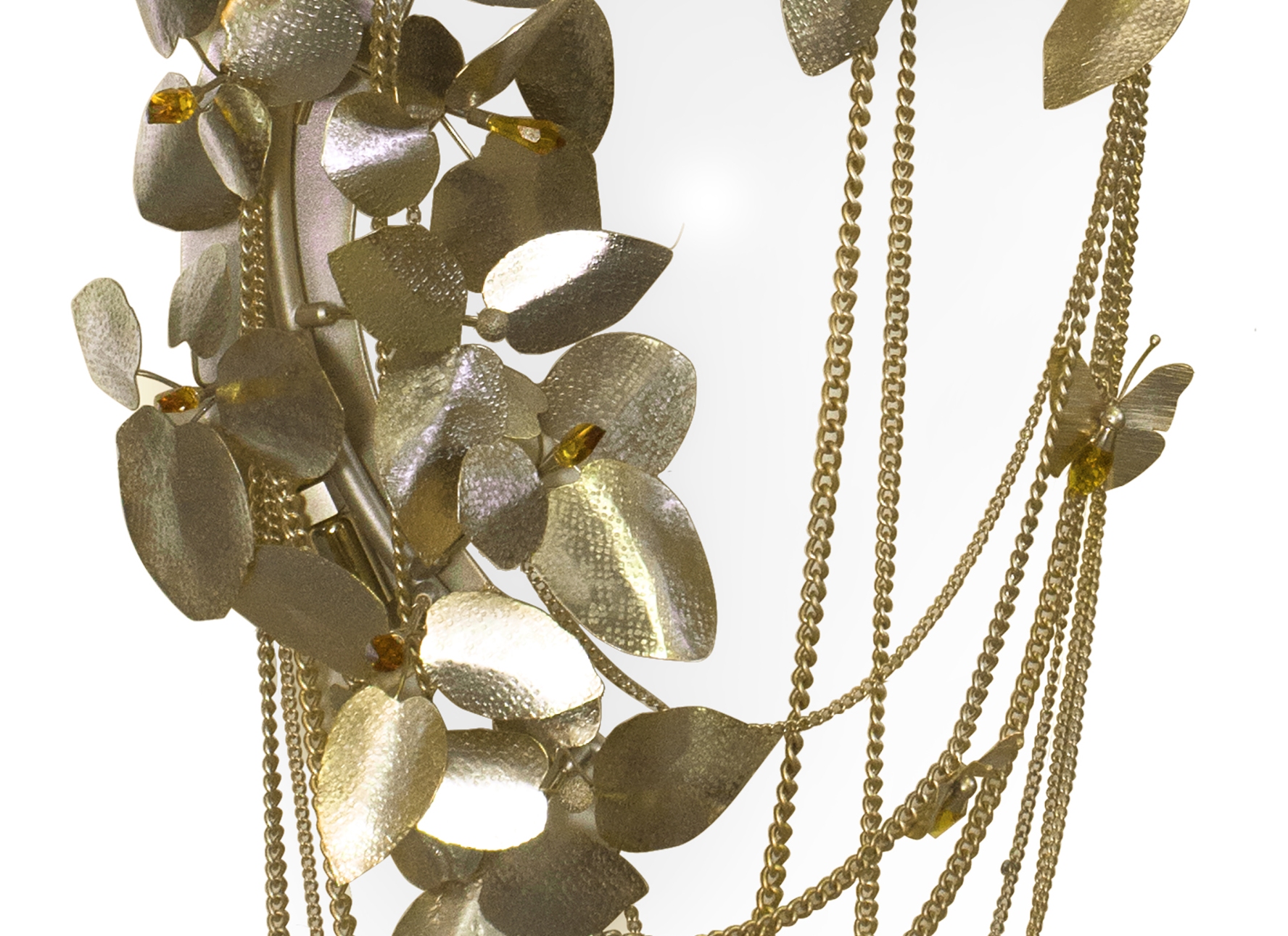 Enchanted Garden Gold Leaf Wall Sconce with Cascading Chain Accents, Perfect for Romantic And Magical Ambiance