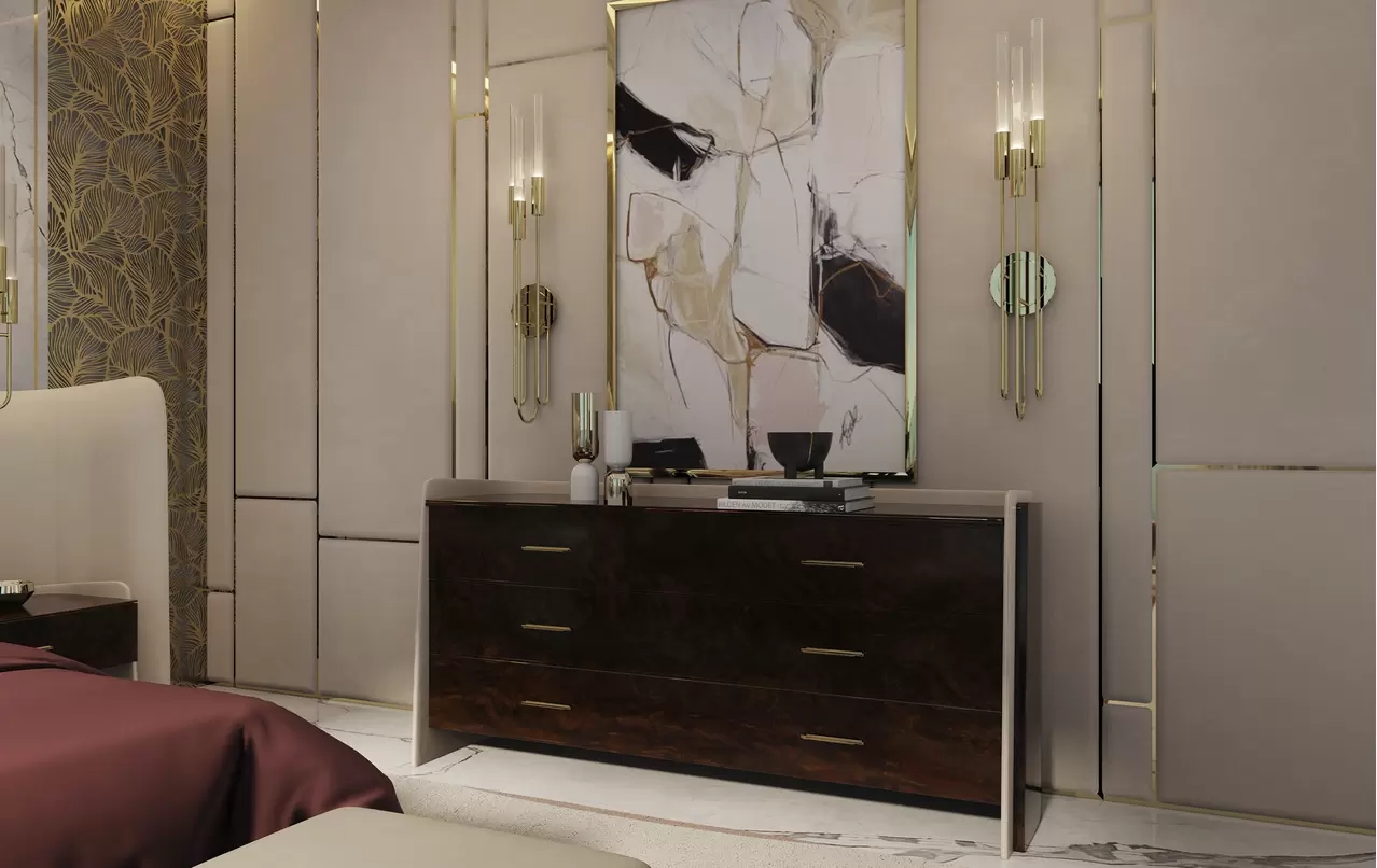 Minimalist Gold And Clear Glass Wall Lamp with Vertical Linear Design, Ideal for Modern And Sleek Decor Styles